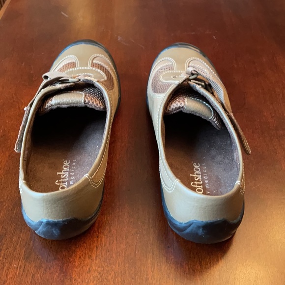 Never Worn SoftShoe by Medicus Charlotte Loafer - Picture 5 of 6